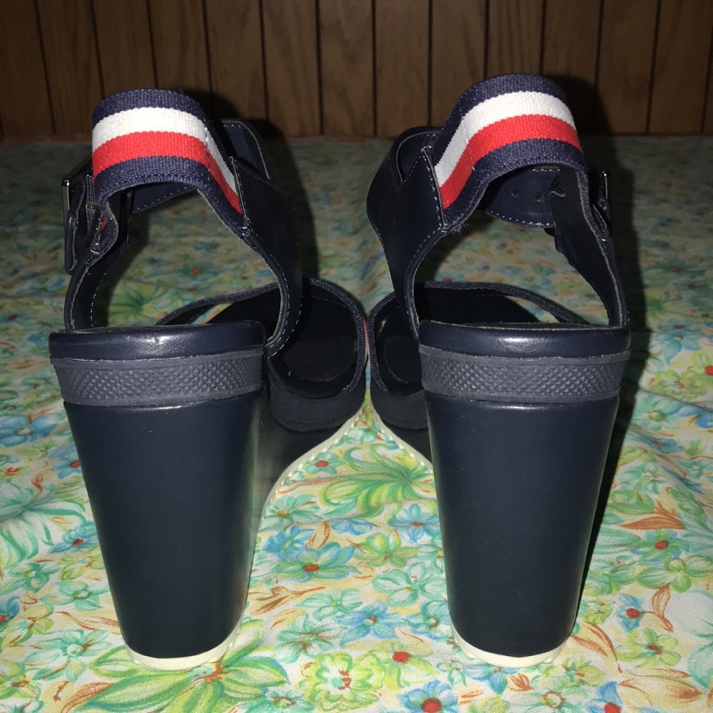 Red,white & blue Tommy Hilfiger wedge sandals (9.5) - Picture 4 of 7